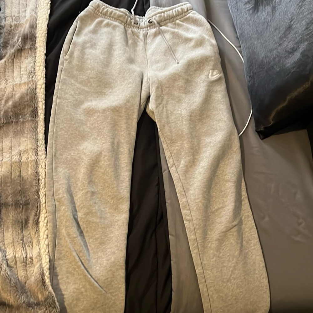 sweat pants